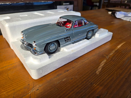 Minichamps mercedes 300 - minichamps,