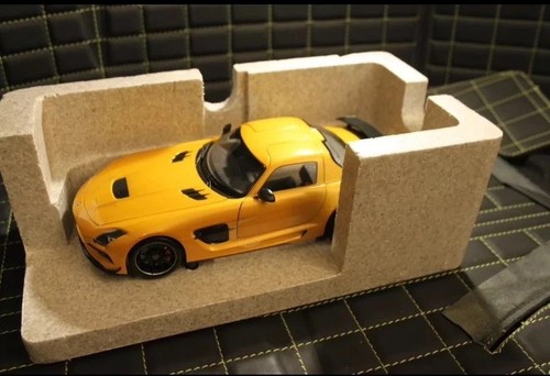 Minichamps mercedes sls - 1:18,