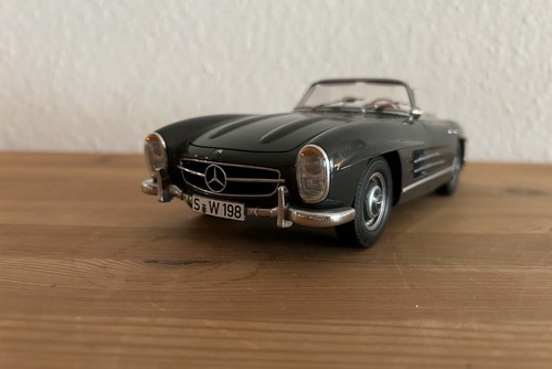 Modellauto mercedes - (1:18),